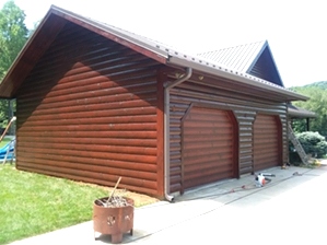 Log Home Caulking And Staining