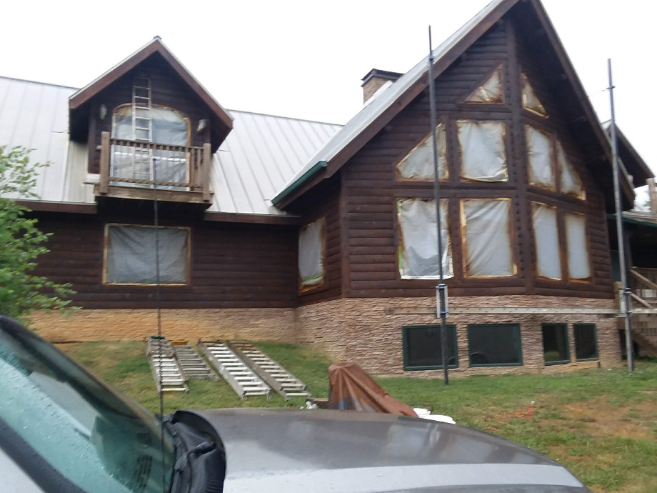 Log Home Staining