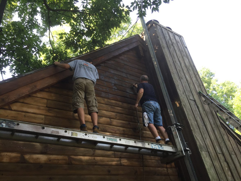 Log Home Staining By LogDoctors